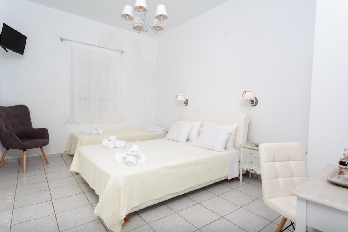 Tzane Studios & Apartments - Steps Away From Golden Beach Chrisi Akti  Esterno foto