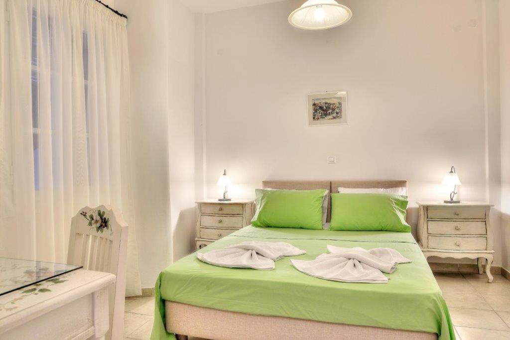 Tzane Studios & Apartments - Steps Away From Golden Beach Chrisi Akti  Esterno foto
