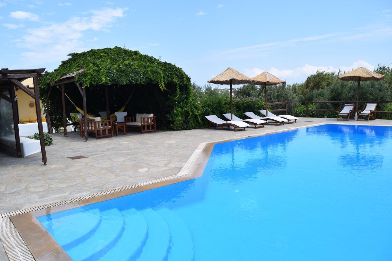 Tzane Studios & Apartments - Steps Away From Golden Beach Chrisi Akti  Esterno foto